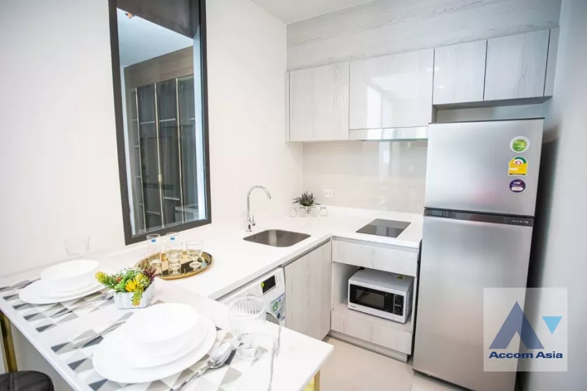 unit 1 Bedroom  Condominium For Rent in Ploenchit, Bangkok  near BTS Ploenchit (AA24104)