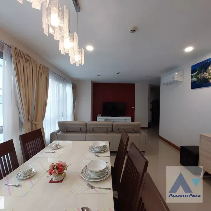 unit 3 Bedrooms  Apartment For Rent in Sukhumvit, Bangkok  near BTS Phrom Phong (AA24126)