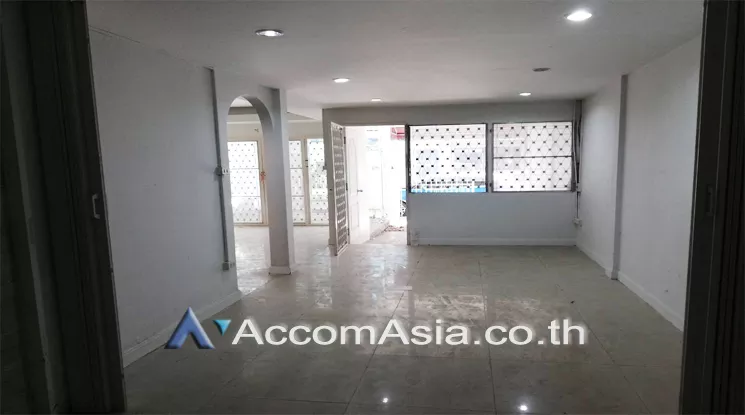 5  3 br Townhouse For Rent in sukhumvit ,Bangkok BTS Phrom Phong AA24129