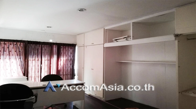 6  3 br Townhouse For Rent in sukhumvit ,Bangkok BTS Phrom Phong AA24129
