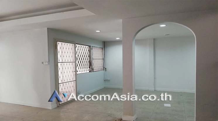 8  3 br Townhouse For Rent in sukhumvit ,Bangkok BTS Phrom Phong AA24129