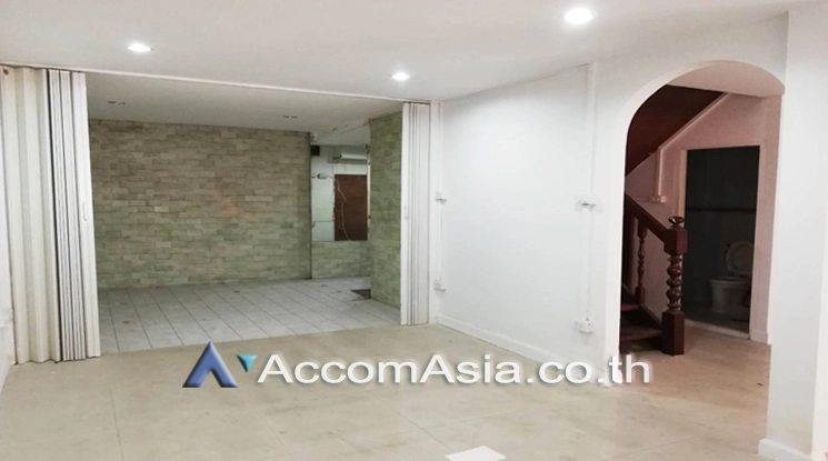 unitHome Office |  3 Bedrooms  Townhouse For Rent in Sukhumvit, Bangkok  near BTS Phrom Phong (AA24129)