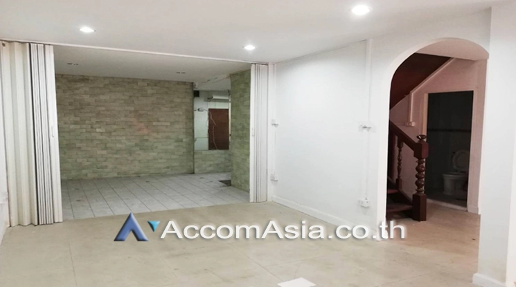  2  3 br Townhouse For Rent in sukhumvit ,Bangkok BTS Phrom Phong AA24129