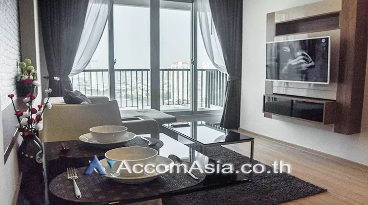 unit 1 Bedroom  Condominium For Rent in Sathorn, Bangkok  near BTS Saphan Taksin (AA24147)