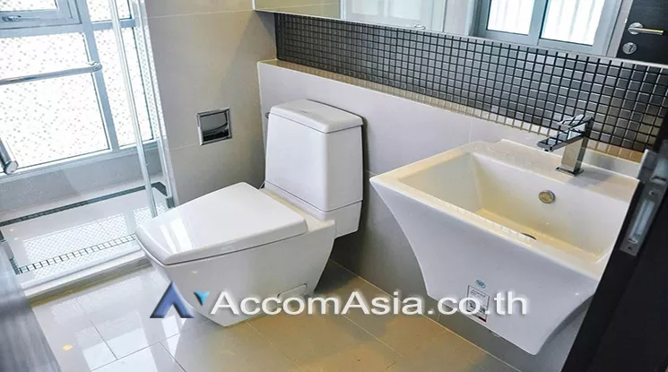  1 Bedroom  Condominium For Rent in Sathorn, Bangkok  near BTS Saphan Taksin (AA24147)