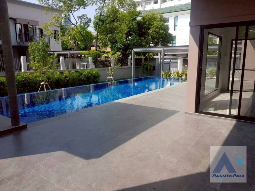 5  4 br House For Rent in Sukhumvit ,Bangkok BTS Phrom Phong AA24156