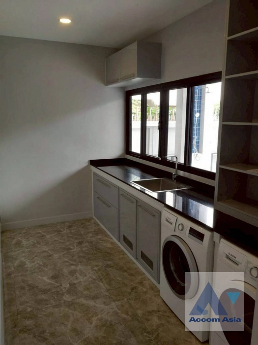 6  4 br House For Rent in Sukhumvit ,Bangkok BTS Phrom Phong AA24156