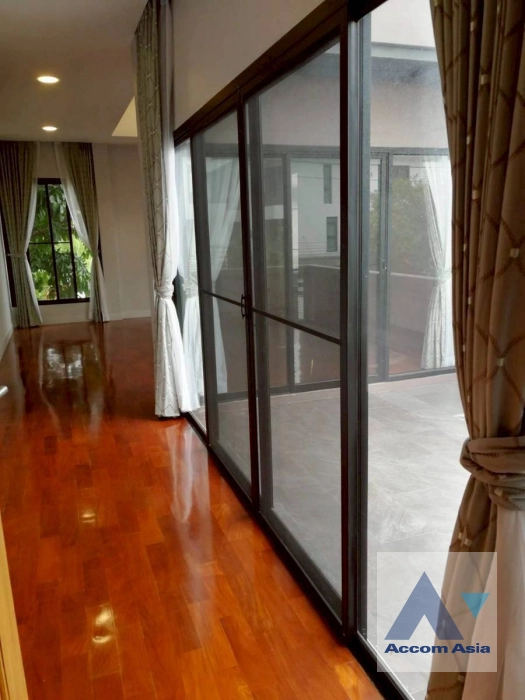 12  4 br House For Rent in Sukhumvit ,Bangkok BTS Phrom Phong AA24156