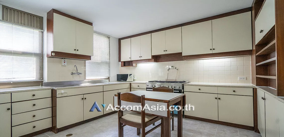 unitPet friendly |  3 Bedrooms  Apartment For Rent & Sale in Sukhumvit, Bangkok  near BTS Phrom Phong (AA24172)