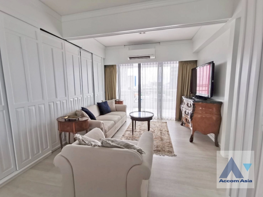  2 Bedrooms  Condominium For Rent in Charoenkrung, Bangkok  near BRT Rama IX Bridge (AA24178)