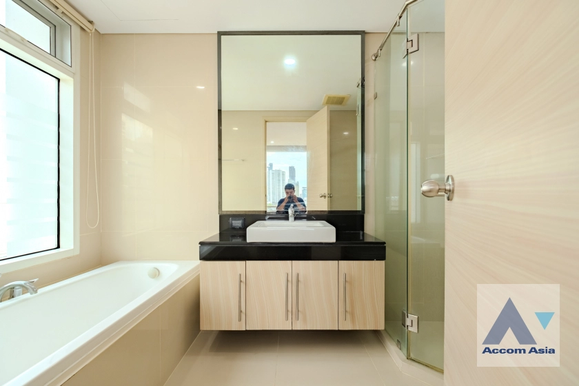 13  2 br Condominium for rent and sale in Sukhumvit ,Bangkok BTS Ekkamai at Fullerton Sukhumvit AA24182