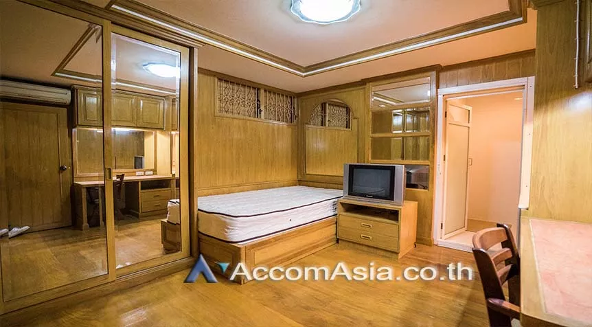 5  4 br Condominium For Rent in Sukhumvit ,Bangkok BTS Nana at Crystal Garden 23734