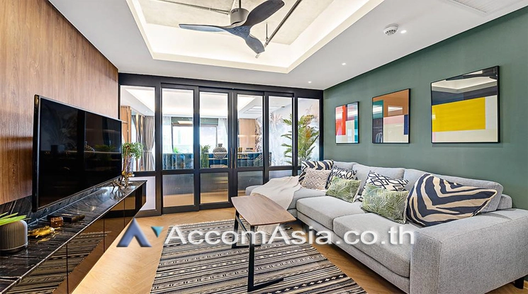 Nusa State Tower Condominium  2 Bedroom for Sale BTS Surasak in Silom Bangkok
