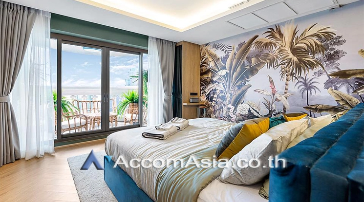 12  2 br Condominium For Sale in Silom ,Bangkok BTS Surasak at Nusa State Tower AA24186