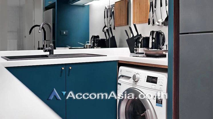 13  2 br Condominium For Sale in Silom ,Bangkok BTS Surasak at Nusa State Tower AA24186