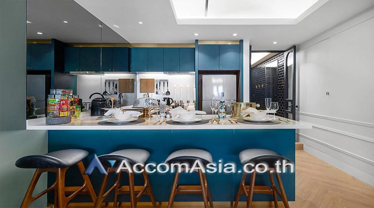 5  2 br Condominium For Sale in Silom ,Bangkok BTS Surasak at Nusa State Tower AA24186