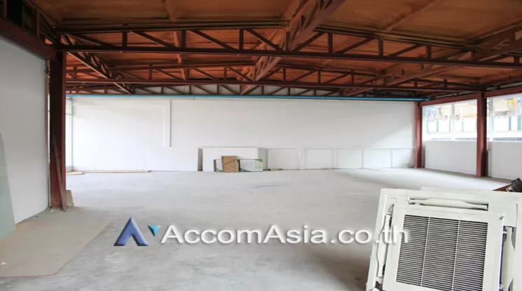  1  Office Space For Rent in Sukhumvit ,Bangkok BTS Phra khanong at Jasmine Resort AA24188