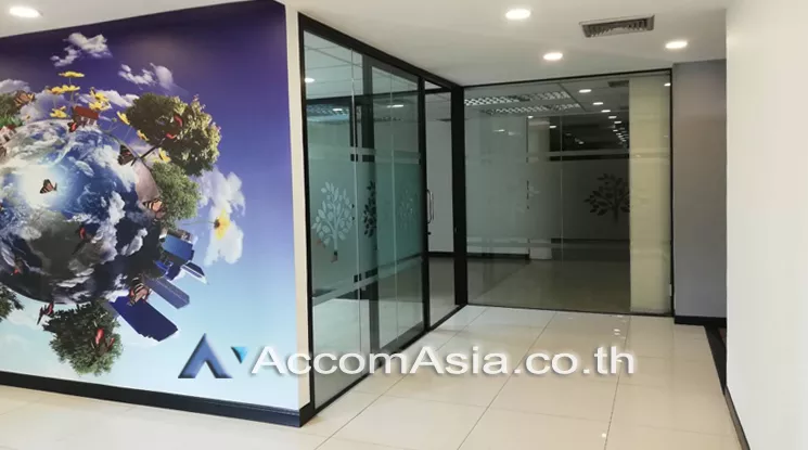  2  Office Space For Rent in Phaholyothin ,Bangkok MRT Phahon Yothin at Viwatchai Building AA24207