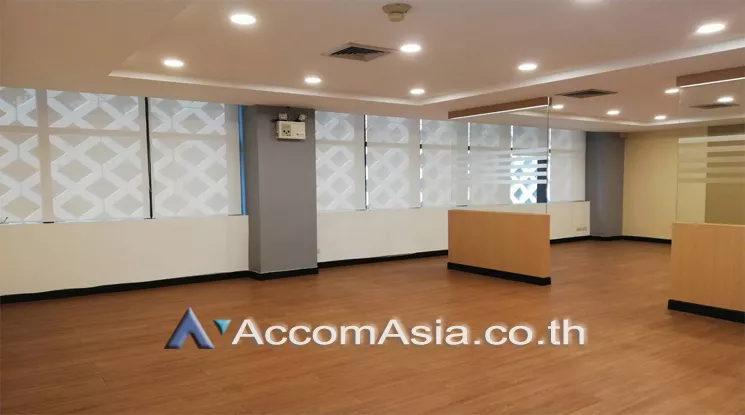 10  Office Space For Rent in Phaholyothin ,Bangkok MRT Phahon Yothin at Viwatchai Building AA24207