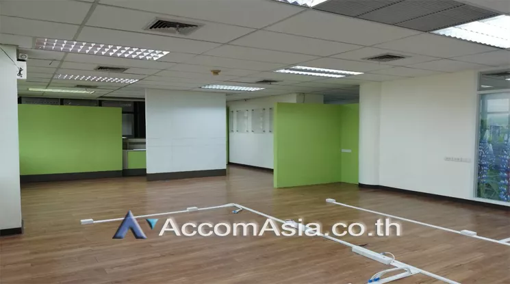  2  Office Space For Rent in Phaholyothin ,Bangkok MRT Phahon Yothin at Viwatchai Building AA24208