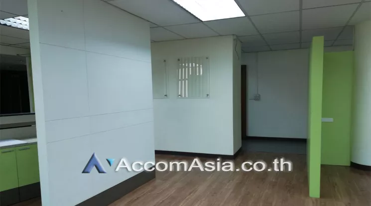  1  Office Space For Rent in Phaholyothin ,Bangkok MRT Phahon Yothin at Viwatchai Building AA24208