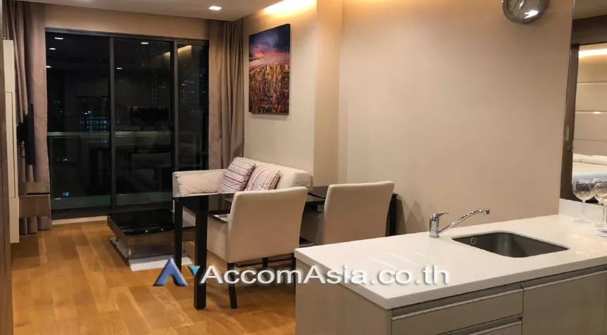 unit 1 Bedroom  Condominium For Rent & Sale in Silom, Bangkok  near BTS Chong Nonsi (AA24217)