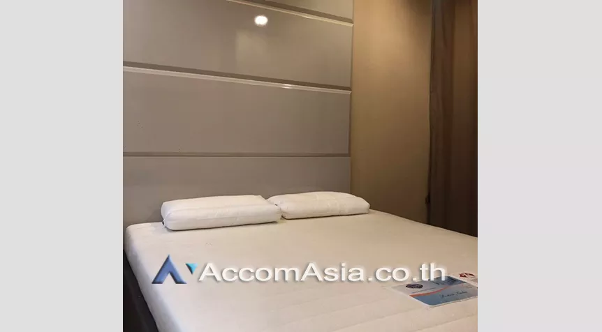 unit 1 Bedroom  Condominium For Rent & Sale in Silom, Bangkok  near BTS Chong Nonsi (AA24217)