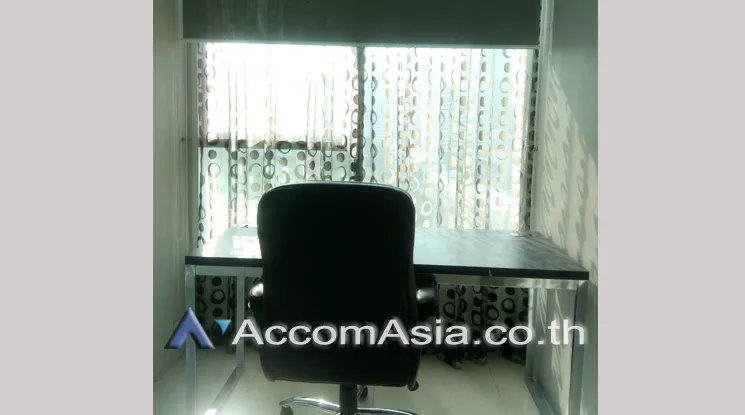 unit 2 Bedrooms  Condominium For Rent in Sukhumvit, Bangkok  near MRT Phetchaburi (AA24252)