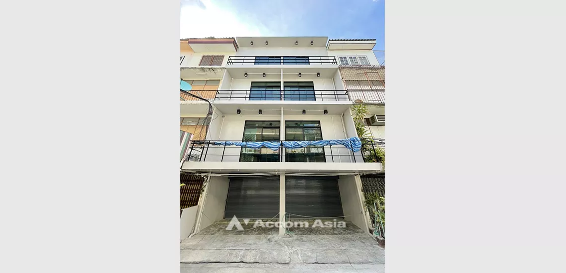  2  Shophouse for rent and sale in sathorn ,Bangkok BRT Thanon Chan AA24269