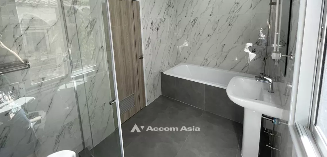 12  Shophouse for rent and sale in sathorn ,Bangkok BRT Thanon Chan AA24269
