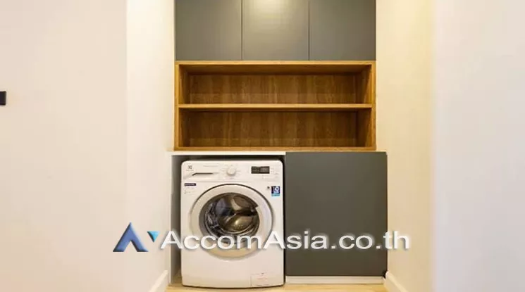 5  1 br Condominium For Rent in Silom ,Bangkok BTS Surasak at Nusa State Tower AA24273