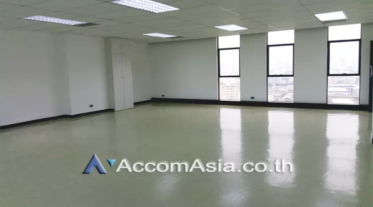 Cs Tower Office space  for Rent MRT Sutthisan in Ratchadaphisek Bangkok
