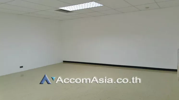  Office space For Rent in Ratchadapisek, Bangkok  near MRT Sutthisan (AA24286)