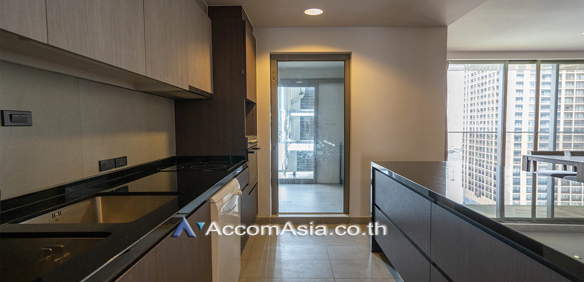 4  4 br Apartment For Rent in Sukhumvit ,Bangkok BTS Phrom Phong at Modern Apartment AA24304