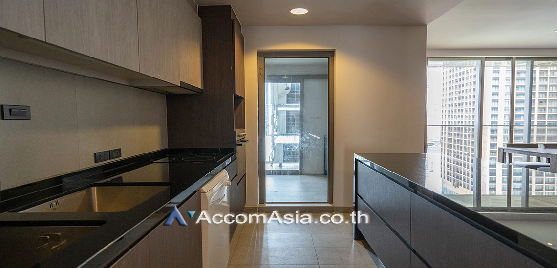 4  4 br Apartment for rent and sale in Sukhumvit ,Bangkok  at Modern Apartment AA24304