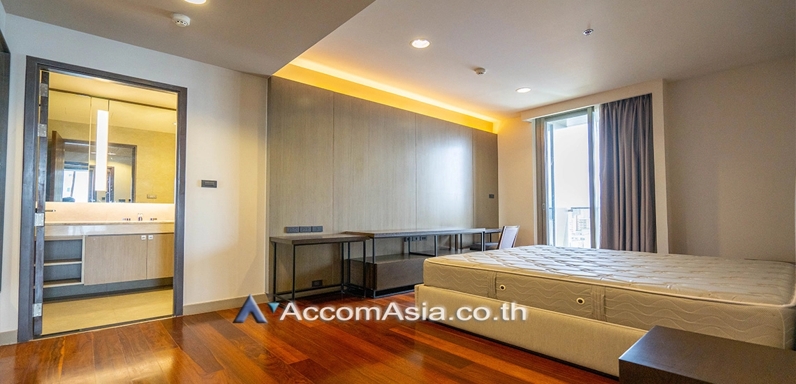 8  4 br Apartment For Rent in Sukhumvit ,Bangkok BTS Phrom Phong at Modern Apartment AA24304