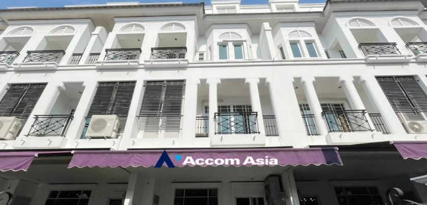 2  4 br Townhouse for rent and sale in Sukhumvit ,Bangkok BTS Bang Chak at Leon Sukhumvit 62 AA24309
