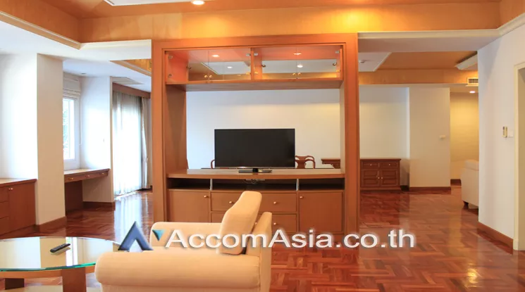 Pet friendly |  3 Bedrooms  Apartment For Rent in Sukhumvit, Bangkok  near BTS Nana (AA24340)