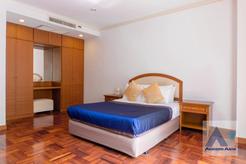 9  3 br Apartment For Rent in Sukhumvit ,Bangkok BTS Nana at Comfortable and Fully Furnished Apartment near BTS AA24340