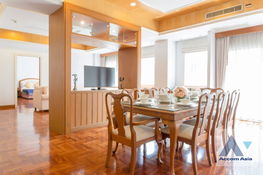  1  3 br Apartment For Rent in Sukhumvit ,Bangkok BTS Nana at Comfortable and Fully Furnished Apartment near BTS AA24340