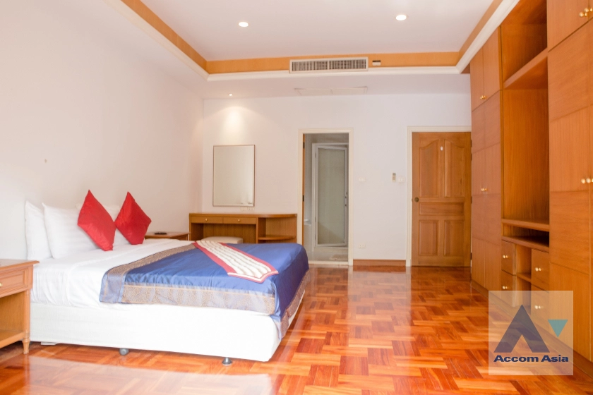 8  3 br Apartment For Rent in Sukhumvit ,Bangkok BTS Nana at Comfortable and Fully Furnished Apartment near BTS AA24340