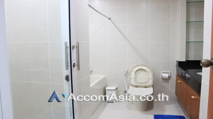 6  3 br Apartment For Rent in Sukhumvit ,Bangkok BTS Nana at Comfortable and Fully Furnished Apartment near BTS AA24341