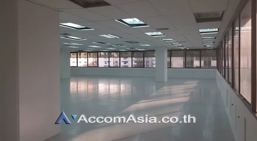 4  Office Space For Rent in Sukhumvit ,Bangkok BTS Asok - MRT Sukhumvit at Rajapark Building AA24343