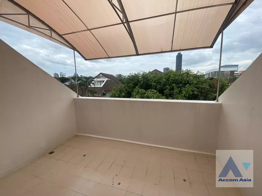 18  5 br House For Rent in Sukhumvit ,Bangkok BTS Thong Lo at Thonglor House Compound AA24348