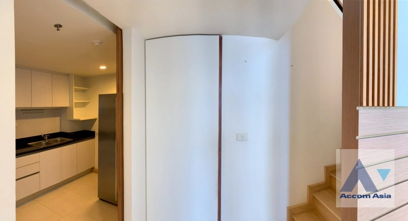 9  2 br Condominium for rent and sale in Ploenchit ,Bangkok BTS Ratchadamri at The Rajdamri AA24353