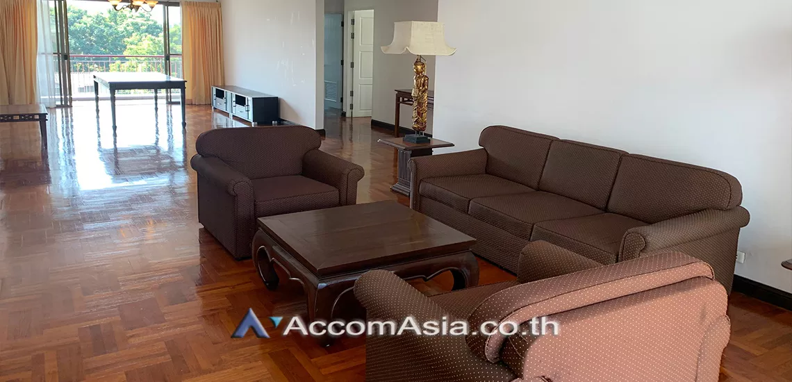  3 Bedrooms  Apartment For Rent in Phaholyothin, Bangkok  near BTS Ari (AA31374)