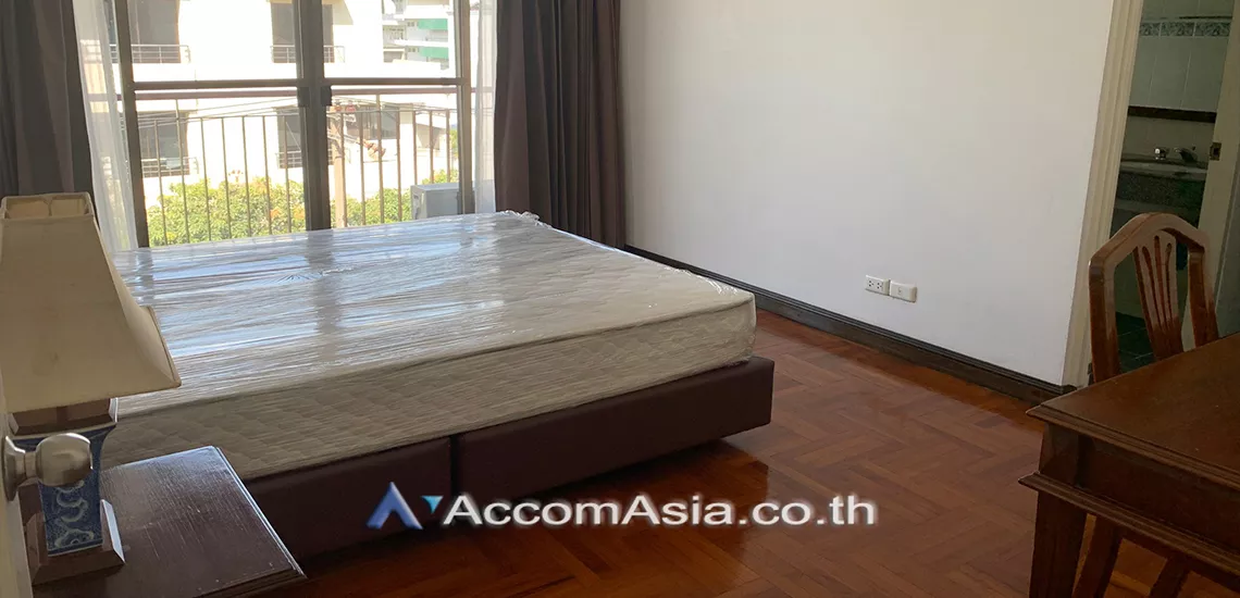 9  3 br Apartment For Rent in Phaholyothin ,Bangkok BTS Ari at Homely Atmosphere AA31374