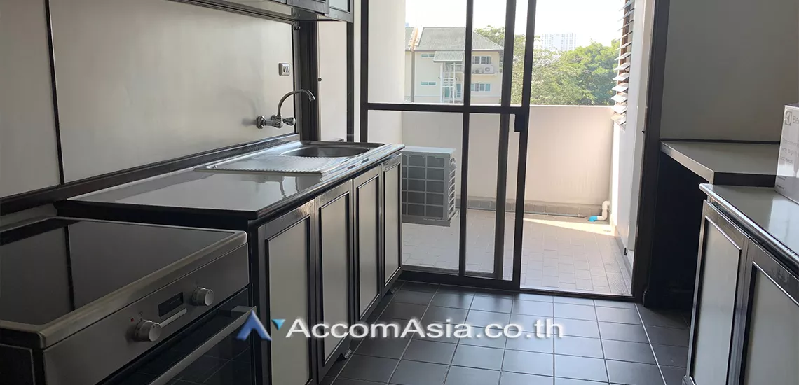 7  3 br Apartment For Rent in Phaholyothin ,Bangkok BTS Ari at Homely Atmosphere AA31374