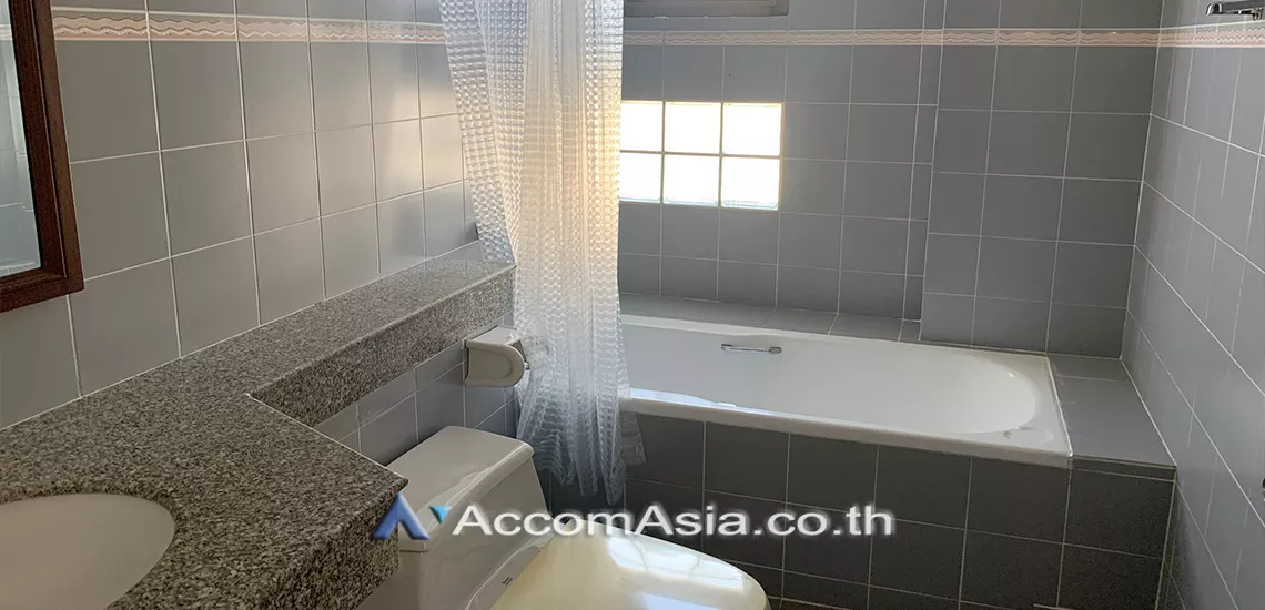 11  3 br Apartment For Rent in Phaholyothin ,Bangkok BTS Ari at Homely Atmosphere AA31374