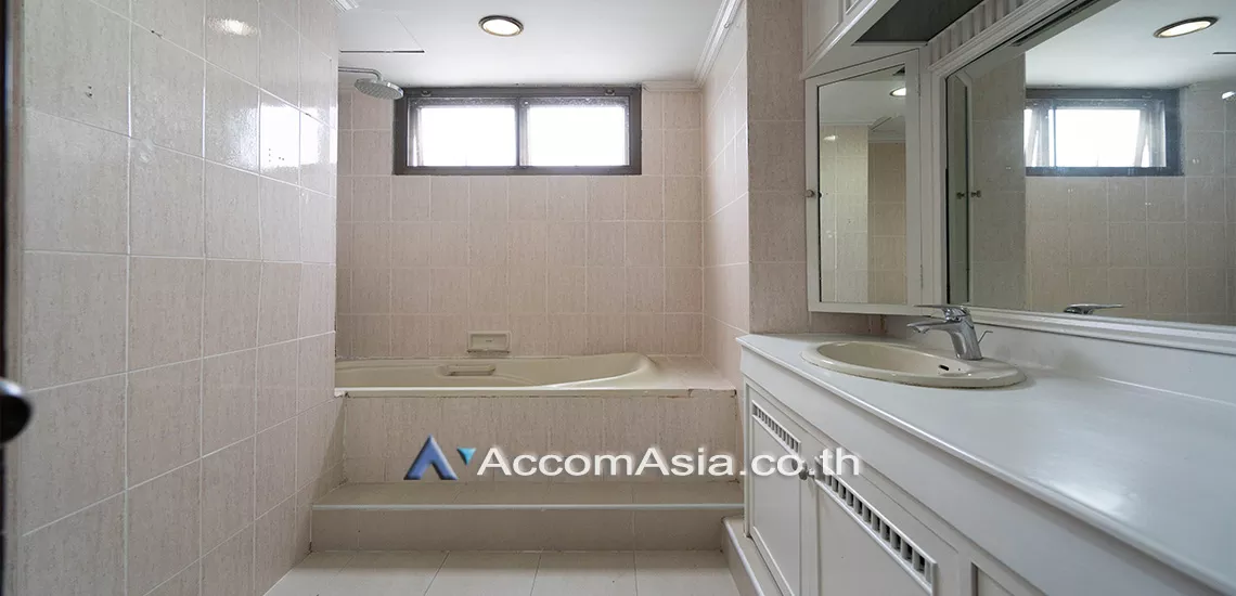 11  3 br Apartment For Rent in Sukhumvit ,Bangkok BTS Phrom Phong at Pet friendly - High rise Apartment AA24363